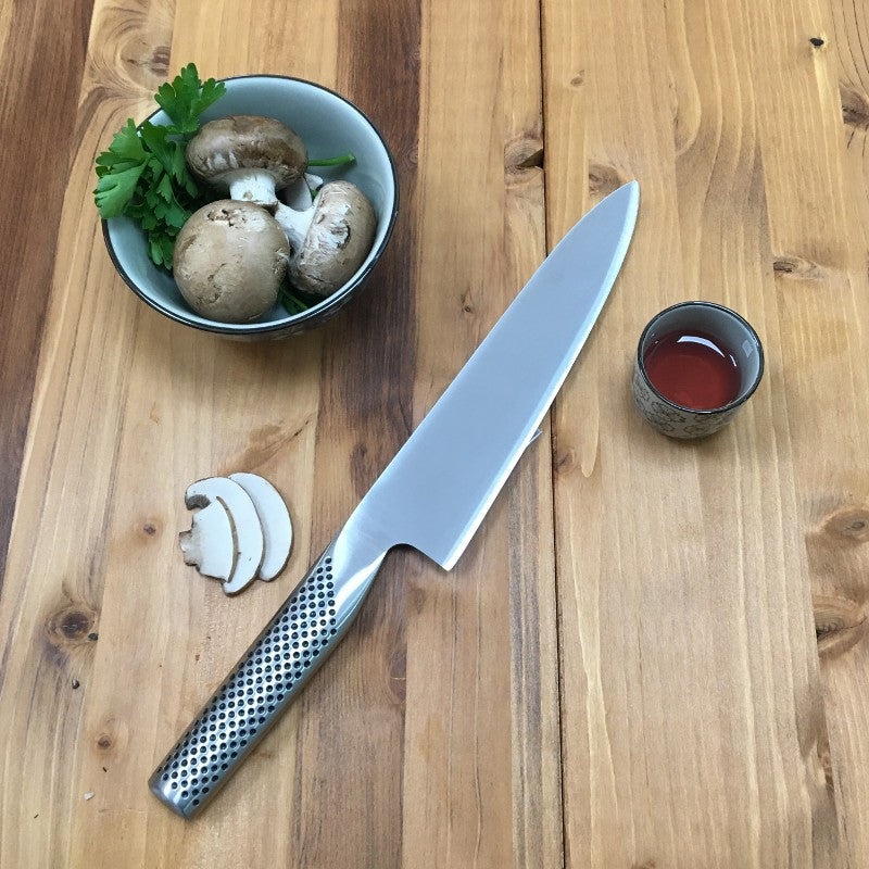 Cuchillo Global G-2 en acero inoxidable CROMOVA 18, perfil de hoja y mango