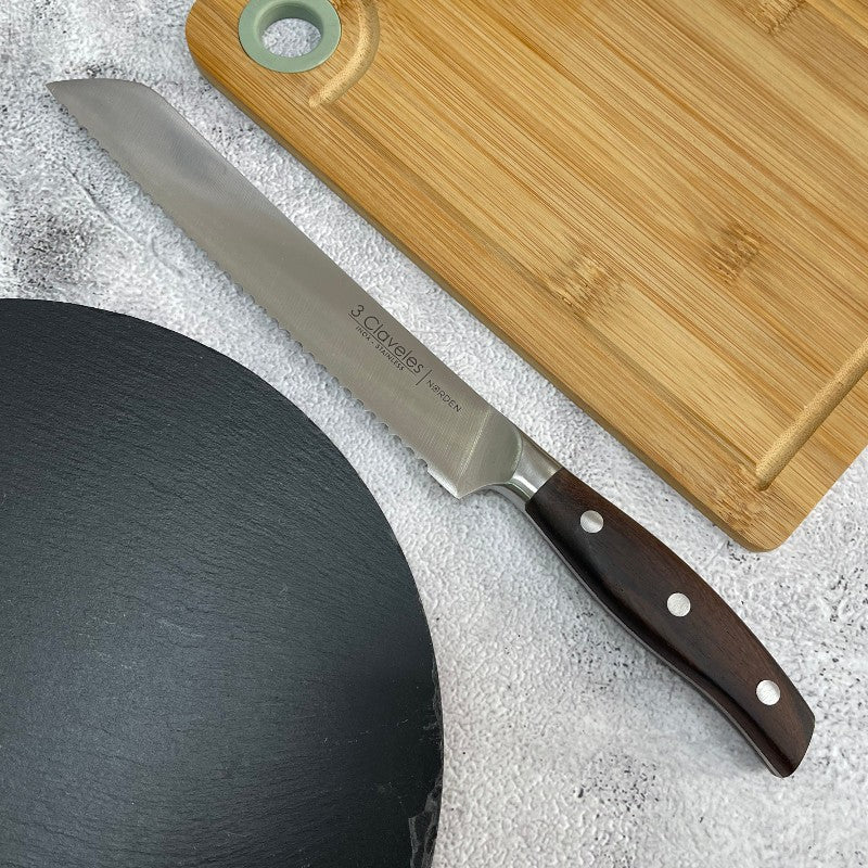 Cuchillo panero 3 Claveles Norden
