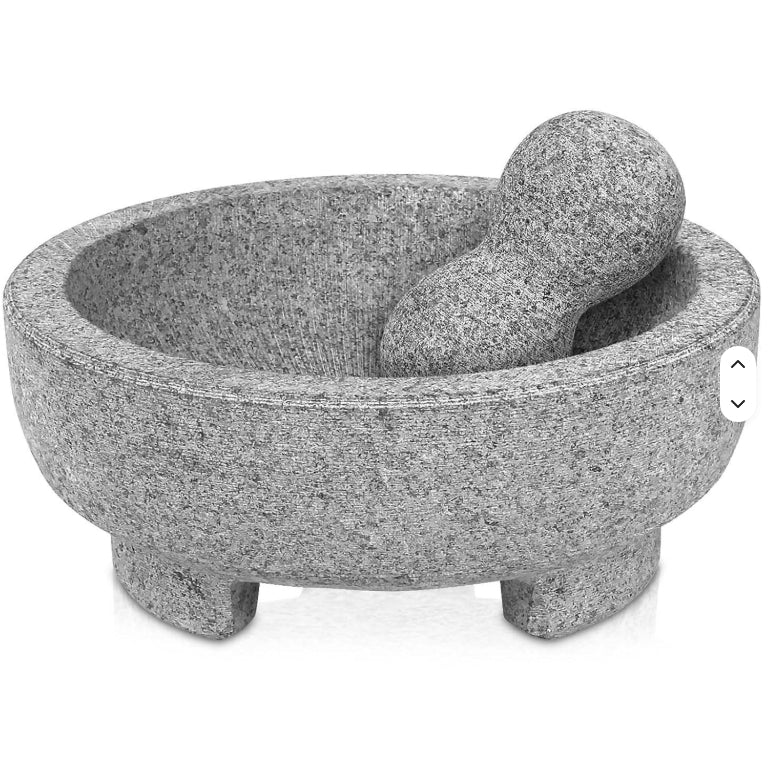Molcajete Ibili de granito para machacar ingredientes a mano.