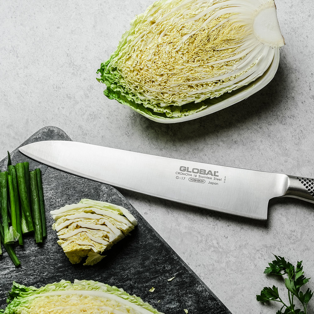 Cuchillo Global G-17 cebollero de 27 cm en acero CROMOVA 18, vista lateral completa