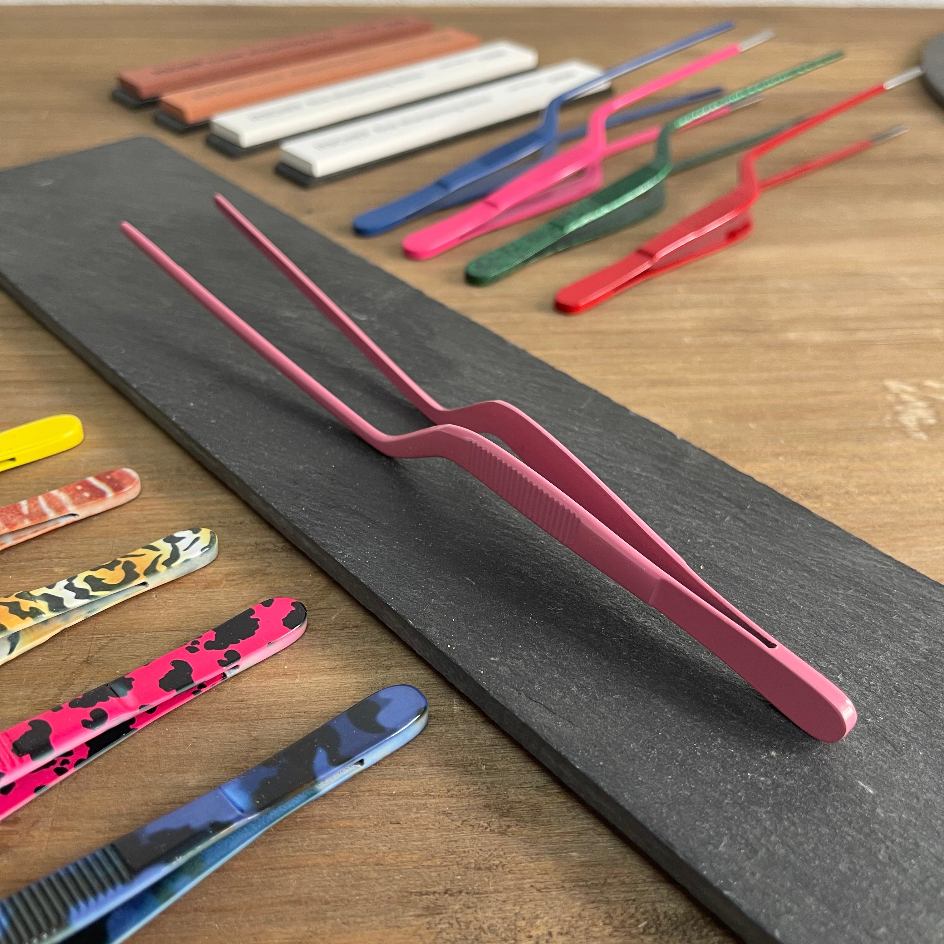 Pinza de emplatar profesional rosa mate 20cm acero inoxidable para alta cocina