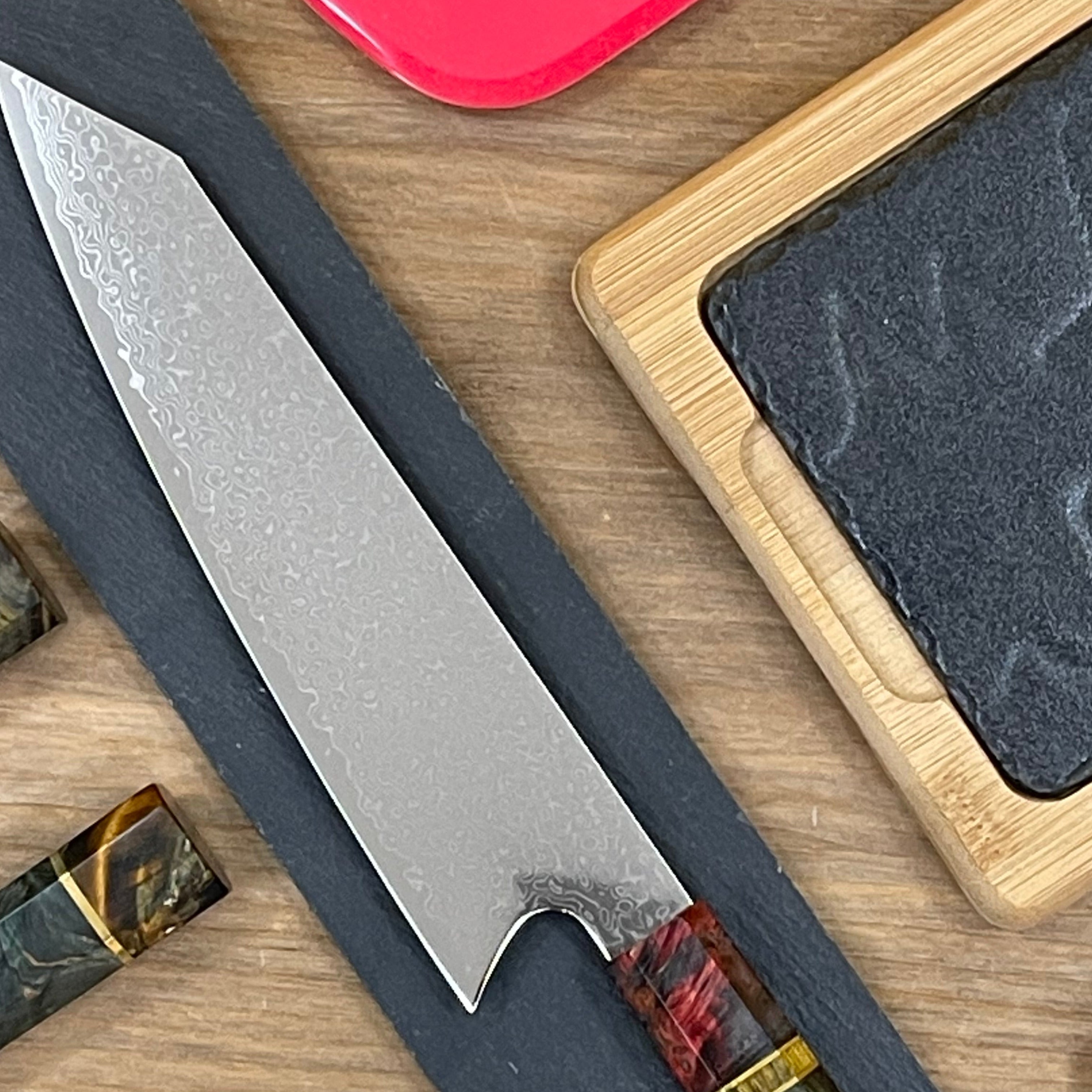 Cuchillo Kiritsuke Damascus 21 cm | Acero VG10 67 Capas | Mango Abedul Estabilizado