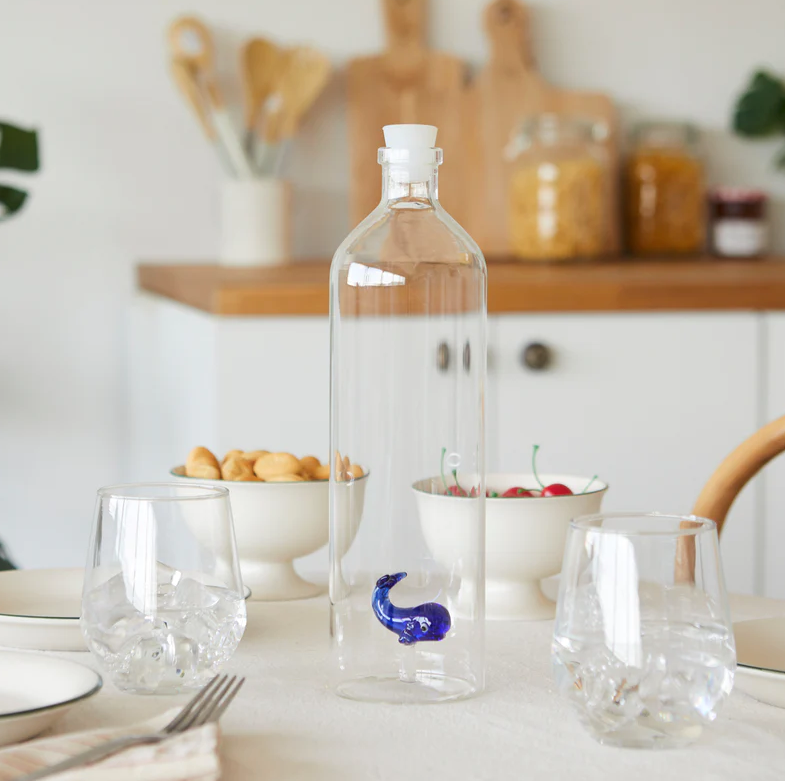 botella de agua valbi ballena