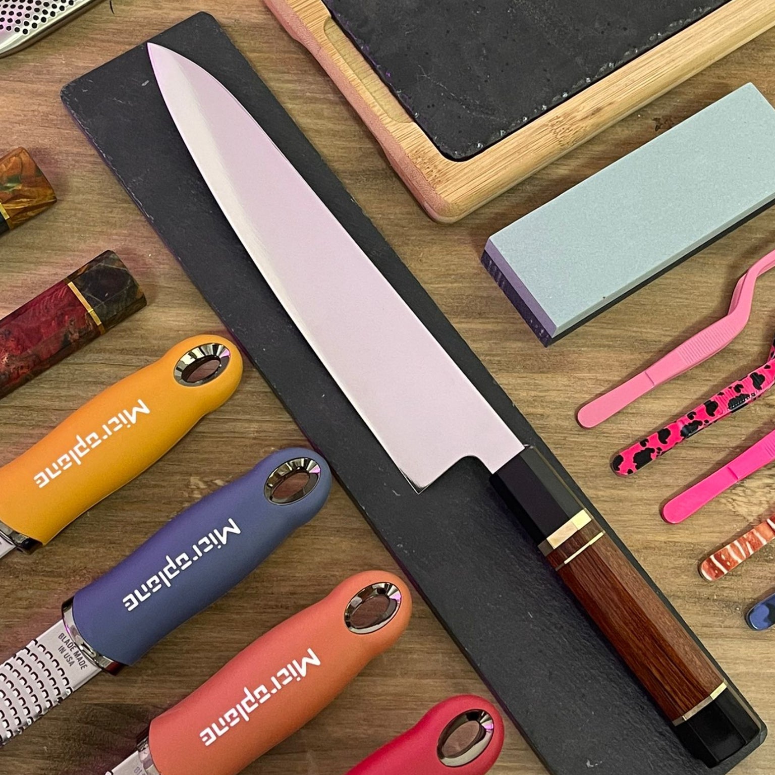 Cuchillo chef VG-10 con mango de madera de hierro del desierto y cuerno de búfalo