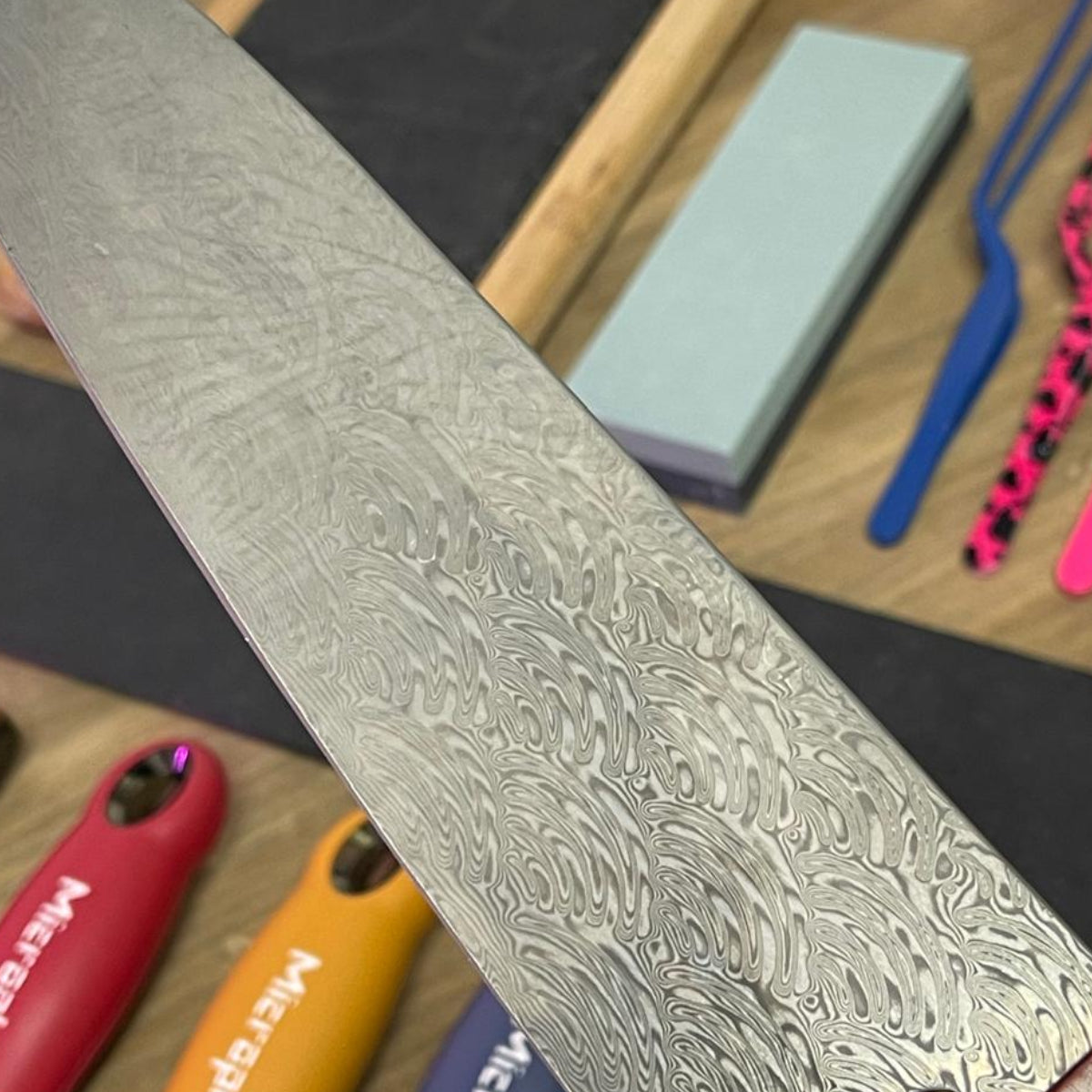 Cuchillo chef profesional damasco acero carbono 22 cm