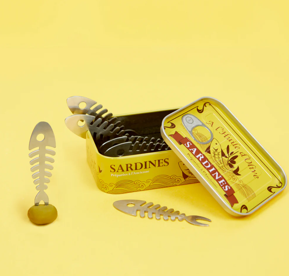 latas de catering forma sardinas