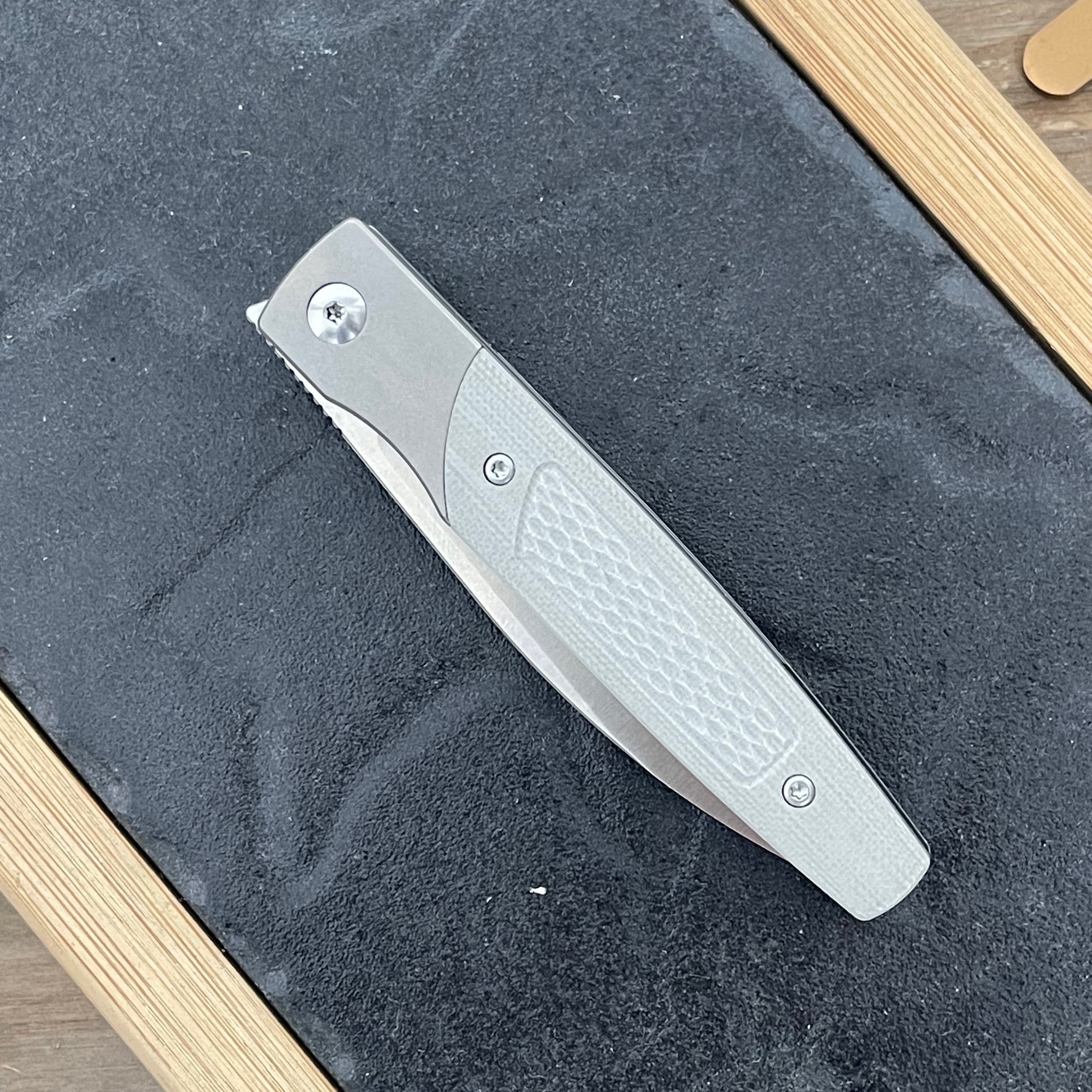 valeria salamandra navaja de albacete